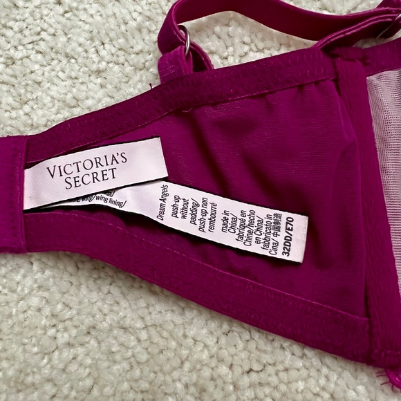 Victoria’s Secret Dream Angels Berry Velvet Lace Push Up w/o Padding Bra VS 32DD - Picture 7 of 8